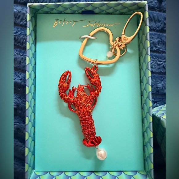Betsey Johnson Red Lobster Keychain with Gold Heart Clasp - Picture 1 of 2